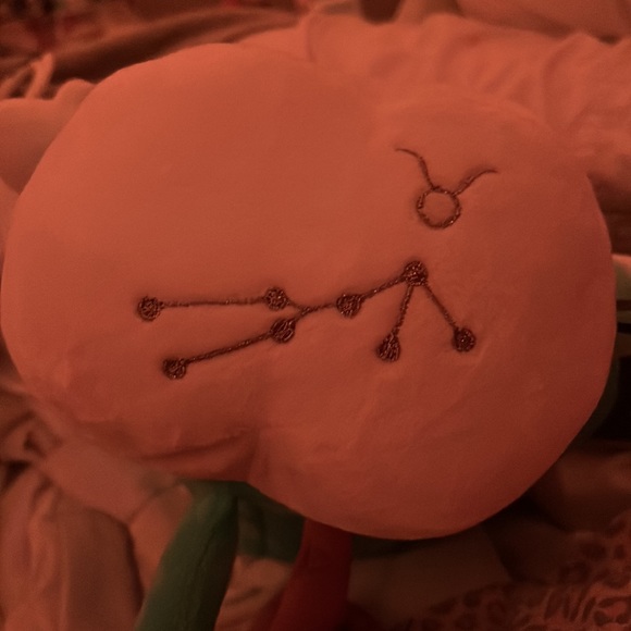 Hello Kitty Taurus plush - Picture 5 of 5